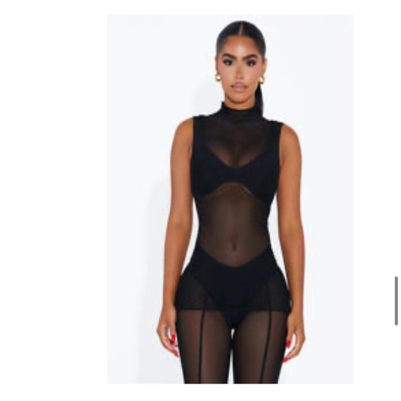 naked wardrobe Tops - Naked Wardrobe V Neck Foundation Top Bra - Great for layering sheer outfits